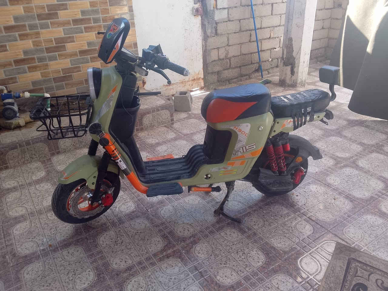 السلام عليكم شباب درجة شحن للبيع شغال كلش مابيه شغل وطلع درجة حلو ونضيهف السرعه مالته 100مكان قضاء الكرنه بني منصور درجة مامستخدمه هواي اقل الشهر السعره 550وبيه مجال لى شراي رقم الهاتف واتساب ***********
