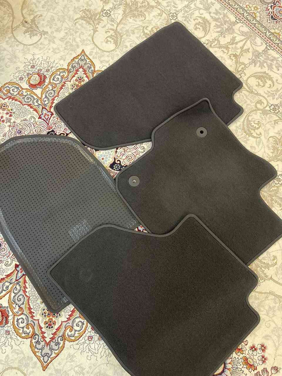 غراض تاهو للبيع غير مستخدم 
سماعات زوج جديد 200$
قاعدة رقم 40 الف 
ارضيات 4 قطع جدد 180
 العنوان كربلاء ***********
