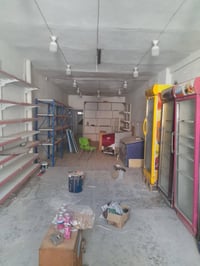 للبيع دار استثمار مصمم ليكون محل او صالون او صيدليه في شارع تجاري مواص...