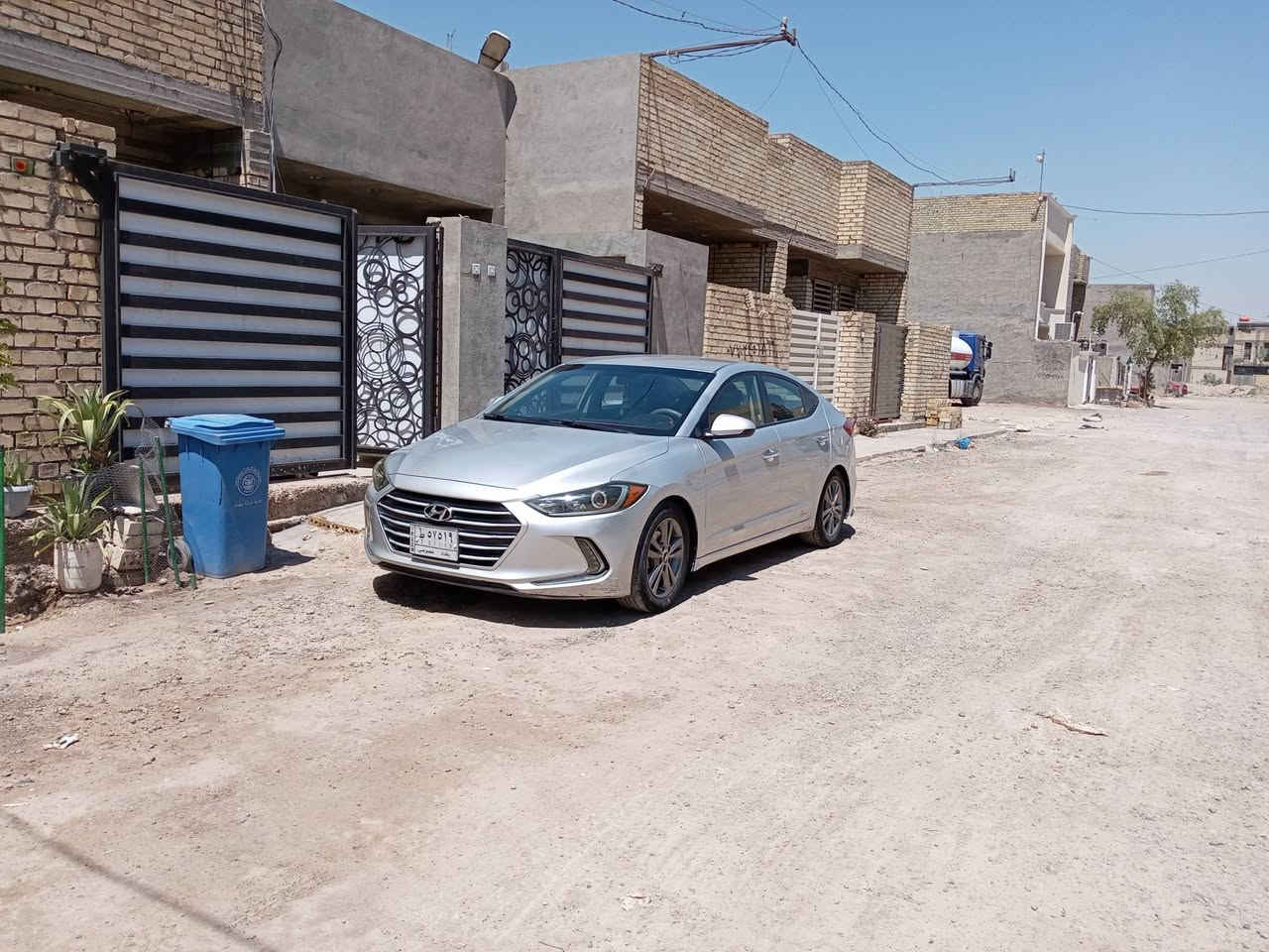 اخوان النترا 2018 بغداد نص فول  مكينه 2000 دوش حادثها بأمريكا فقط الدعاميه الخلفيه كير مكينه خير من الله تبريدها ثلج اني انصي حتى بتموز واب ثلج تبريدها السياره صدر جديد تاير جديد وكلشي موضح بالفديو البالمنشور جوينات جدد راديتر جديد كلش مداريها السياره ماشدلها غرض اذا مو موبز الأصلي سياره مانقصها اي شي
السعر 128 بيها مجال بسيط
مكاني كفائات السيديه الثانيه الألف المفروز قرب تقاطع الدرويش بأسمي السياره
***********  هذا رقمي خط او وتساب
