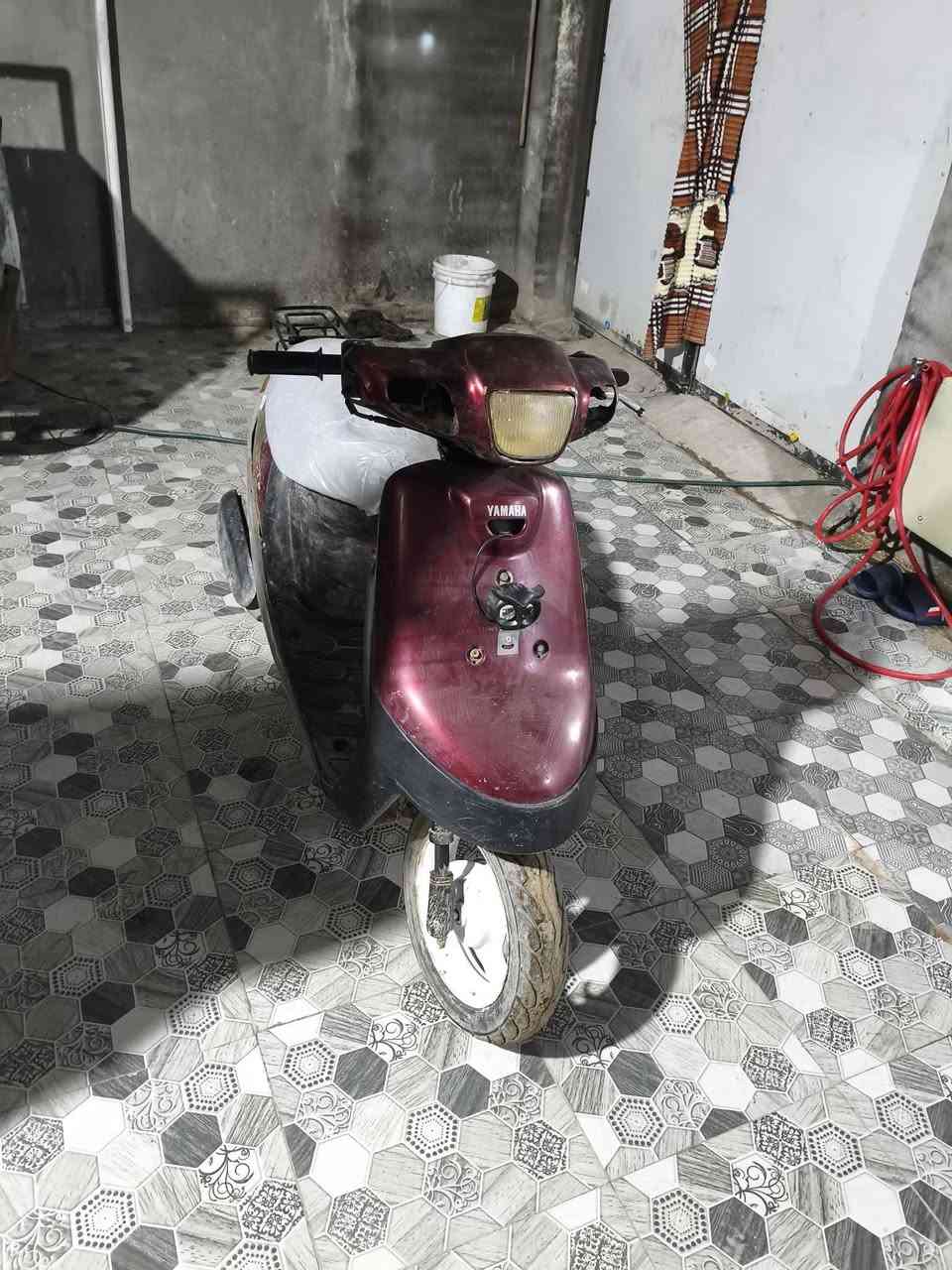 سلام عليكم شباب دراجه بطه البيع دراجه شغاله كهربائيت كله شغاله عوزه بس اشايركدام وقاعده مال اكلوب وشاصيه مكفول بيه صوت بل اسكن يرادله تنضيف وتبديل بوربوينت سلفه شغال بس ضعيف لن تجاري دراجه شلع فول سعره170وبيه مجال مكاني حيره ***********
