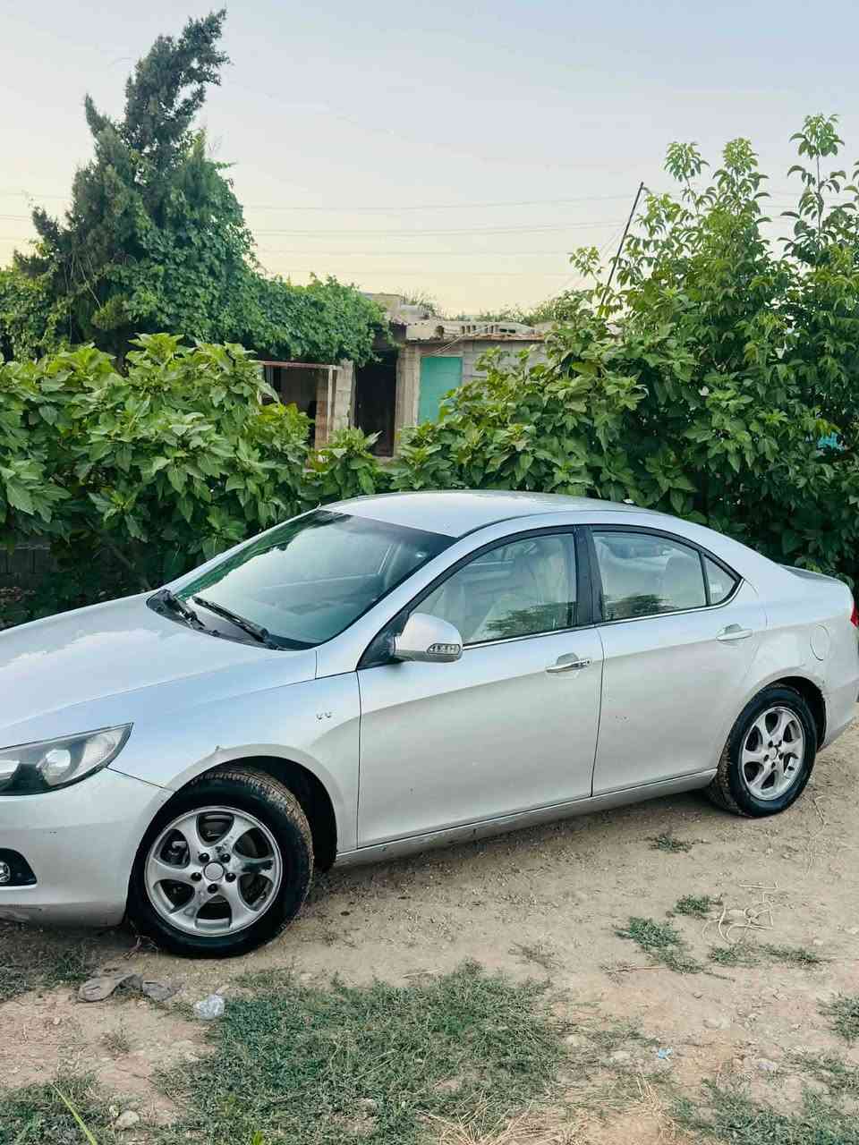جاک    j 5
2012 مۆدیل 
زنجیر 

بێ بۆیاغ 

تەحویل و گێڕو مەکینە وغرامە تەبرید بەشەرت  
٦٨گەڵاو معامەلە
*********** السليمانية, العراق
