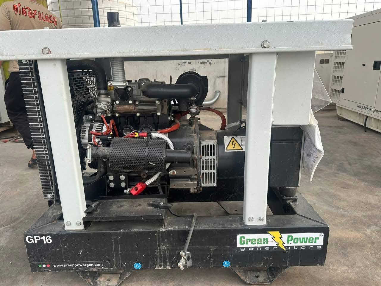 السلام عليكم مولد بيركنز مستخدم شي قليل اصلي
3بستم       16كيفي 
تشغيل واطفاء اوتوماتيك جاهز للعمل 
مع خزان كاز   1000لتر 
مع قفص حديد.   PRC
العنوان صلاح الدين /قضاء تكريت 
السعر 29ورقة وبيا مجال 
للاستفسار على الرقم ***********
