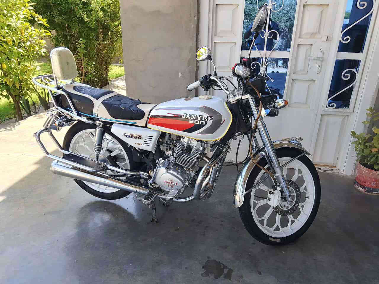 السلام عليكم 
موطور جني ابو الكلة للبيع 
موديل 2024
شرط ماممدود عليه صبانة لا مفتوح ولا مبدل بي اي شي( شركة) 
الموطور جاهز من كلشي 
سعر600 قفل🔏 
600 ال ربع مابيع مراوس ما اراوس فقط بيع
عنوان الساحل الايسر قرية السلمان 
 خاص ماكو تريد اتصل ***********
