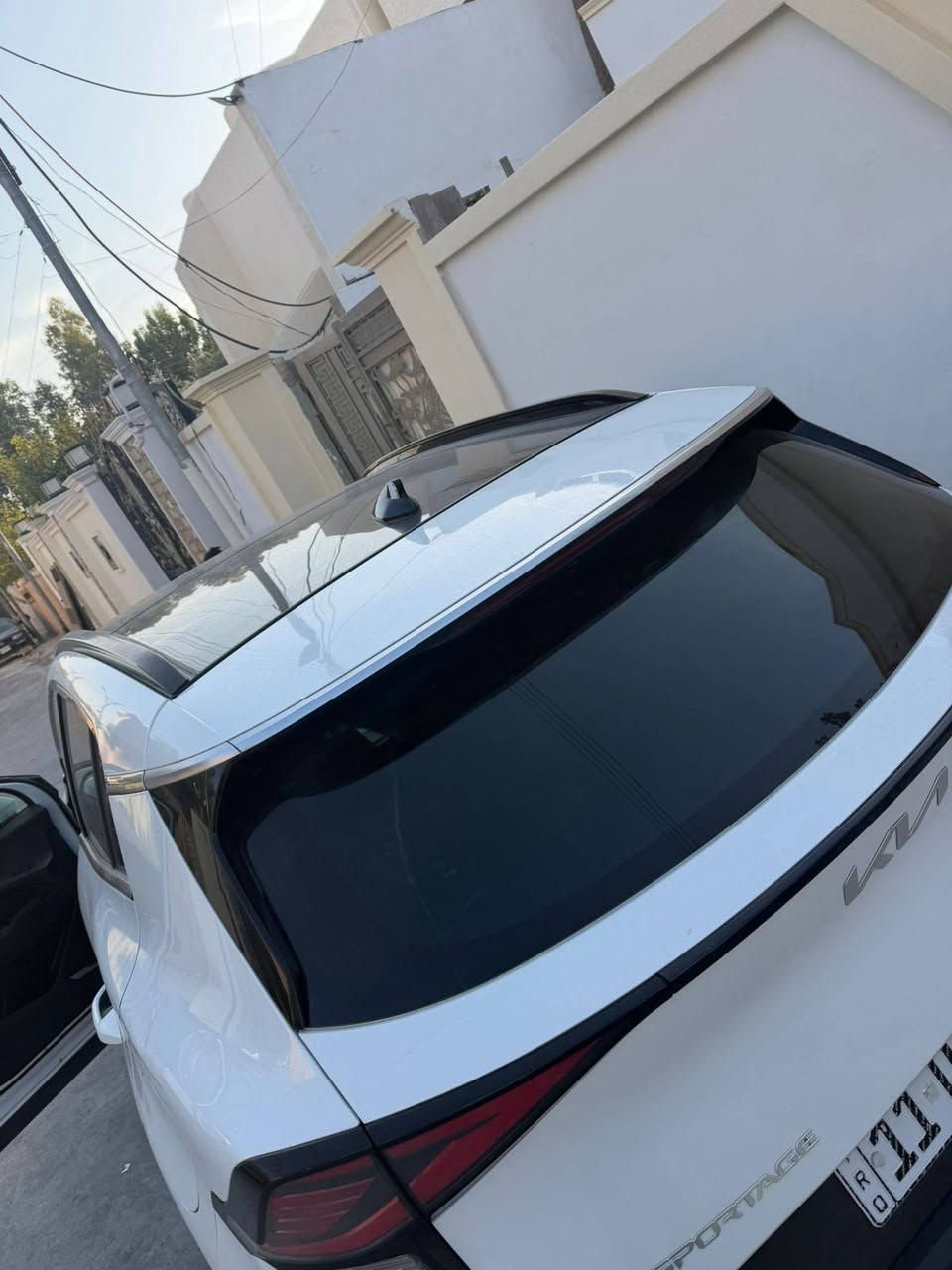 من رخصت لادمن المحترم
سبورتج موديل 23 رقم بغداد جديد 
فول مواصفات واحد ع واحد 
شاشه كبيره تحكمات بنوراما 
مري شفط تحكم ذاتي
شحن ذاتي سياره مفوله فول واحد ع واحد
بيها صبغ اربع قطع بدون دواخل خارجيات بدون اي دواخل
ماشيه 44 مشي حقيقي سبير شركه منتزل
السعر 182 وبيها مجال للشراي 
مكاني الفلوجه الكورنيش 
لاتصال 
***********
***********
سياره موهذا سعرها بس مستعجل ع بيع وشرط تحويل مباشر ماكو اي مشاكل
