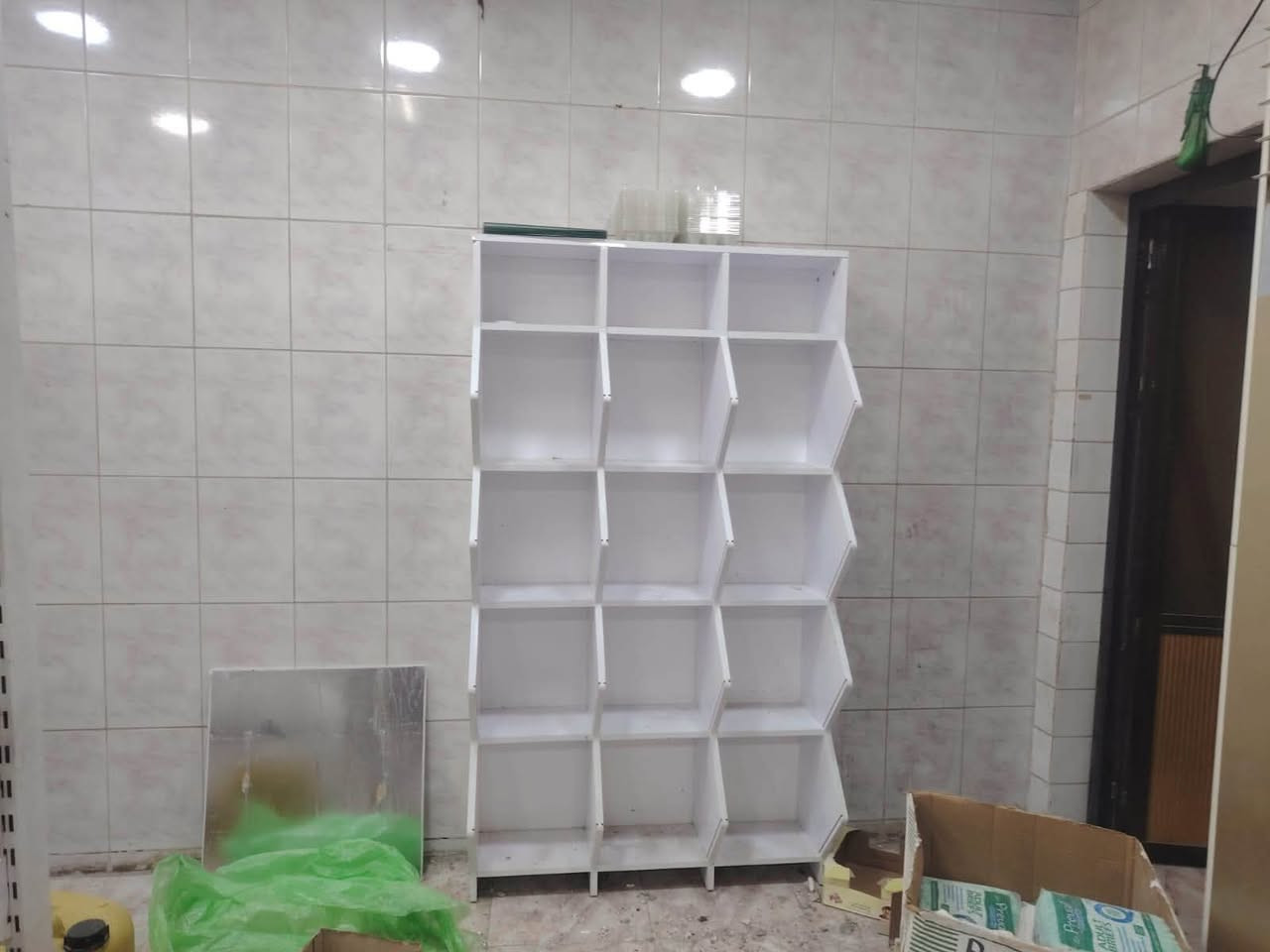 رفوف مال اسواق نظيفة وبسعر مناسب للاستفسار ‭

‭***********‬
