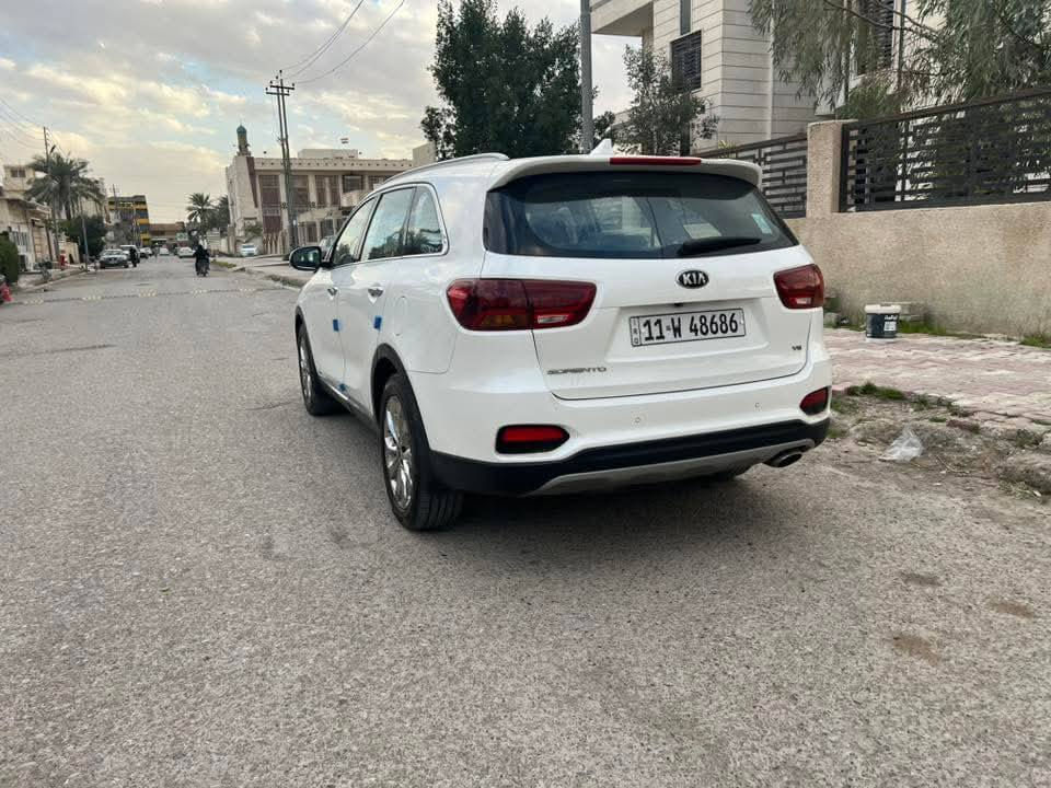 السلام عليكم
سورنتو للبيع فول مواصفات بنوراما 7 راكب موديل 18 رقم بغداد بيها نص باب صبغ فقط 6 سلندر السعر 23 وبيها مجال 
مكان السياره الانبار الرمادي باسمي تحويل ثاني يوم 

*********** ملاحضه اذا ماتشتري لاتتصل
