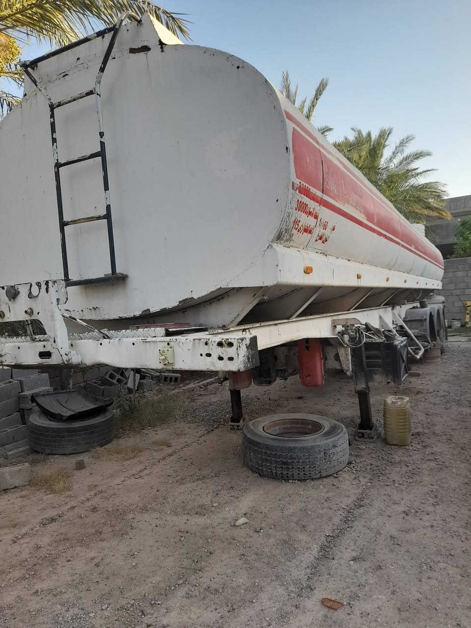 مان تيكا ٢٠٠٢ صهريج  البيع سعره ١٧٥ دولار  وبيه مجال  تواصل ***********

