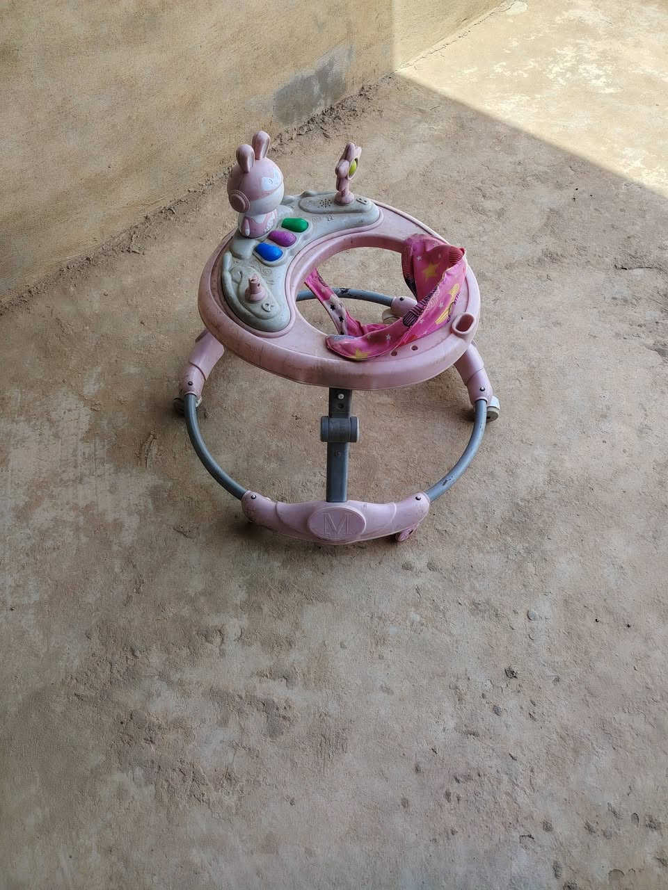 للبيع
***********
