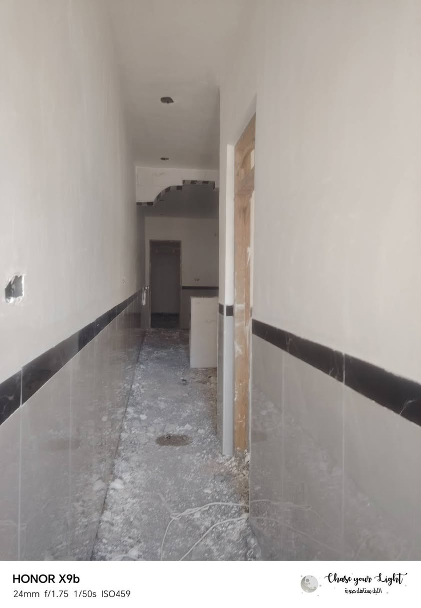 بيت للبيع. مساحه 100م 
ميسان حي الوحده لاسلاميه.  قرب. صيدليه حسن المضمد  بيت.  تسليم مفاتيح  طابقين 
للاستفسار  ***********
