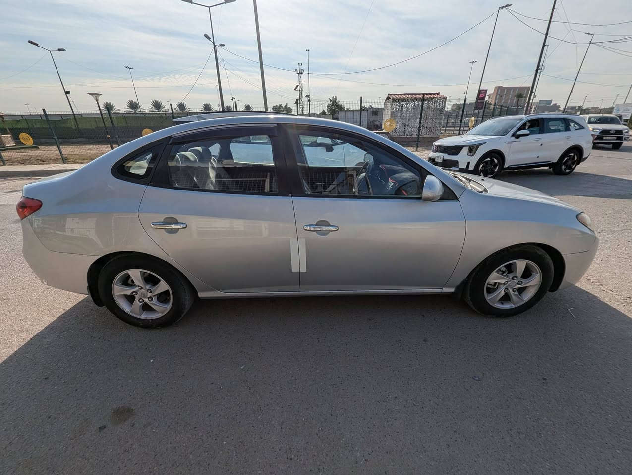 الانترا مديل ٩ وارد أمريكي
محرك ٢٠٠٠ 
رقم بغداد انكليزي (باسمي )
سيارة جاهز اي نقص ما بيها 
سعر : ٩٦ 
مكان: بغداد 
رقم : ***********
