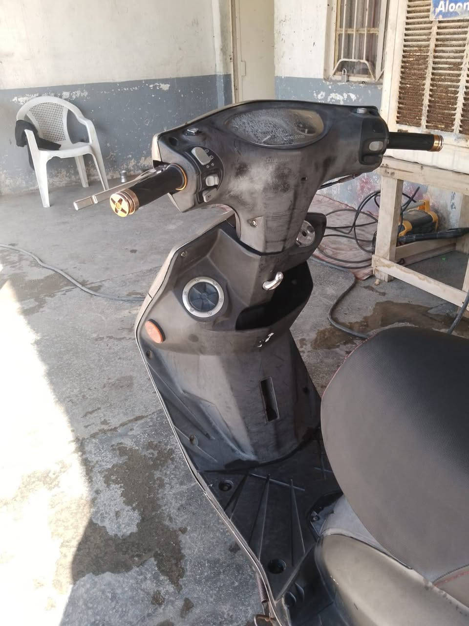 سلام عليكم
ثعلب رياضي 
دبلات امامي و خلفي رياضي 
ويل رياضي 
يدات بريك رياضي 
فراك رياضي
كشن رياضي 
كفرات بلاد 
مكينة شلعة و معدل 120✈️ 58 بلاد
صالنصة رياضي 
دراجة كاملة من كلشي كهربائيات كلها شغالة السعر 900و بيهة مجال مكاني بغداد الشعلة الرقم ‏‪***********‬‏ شراي يتصل تحياتي للجميع 🫡
