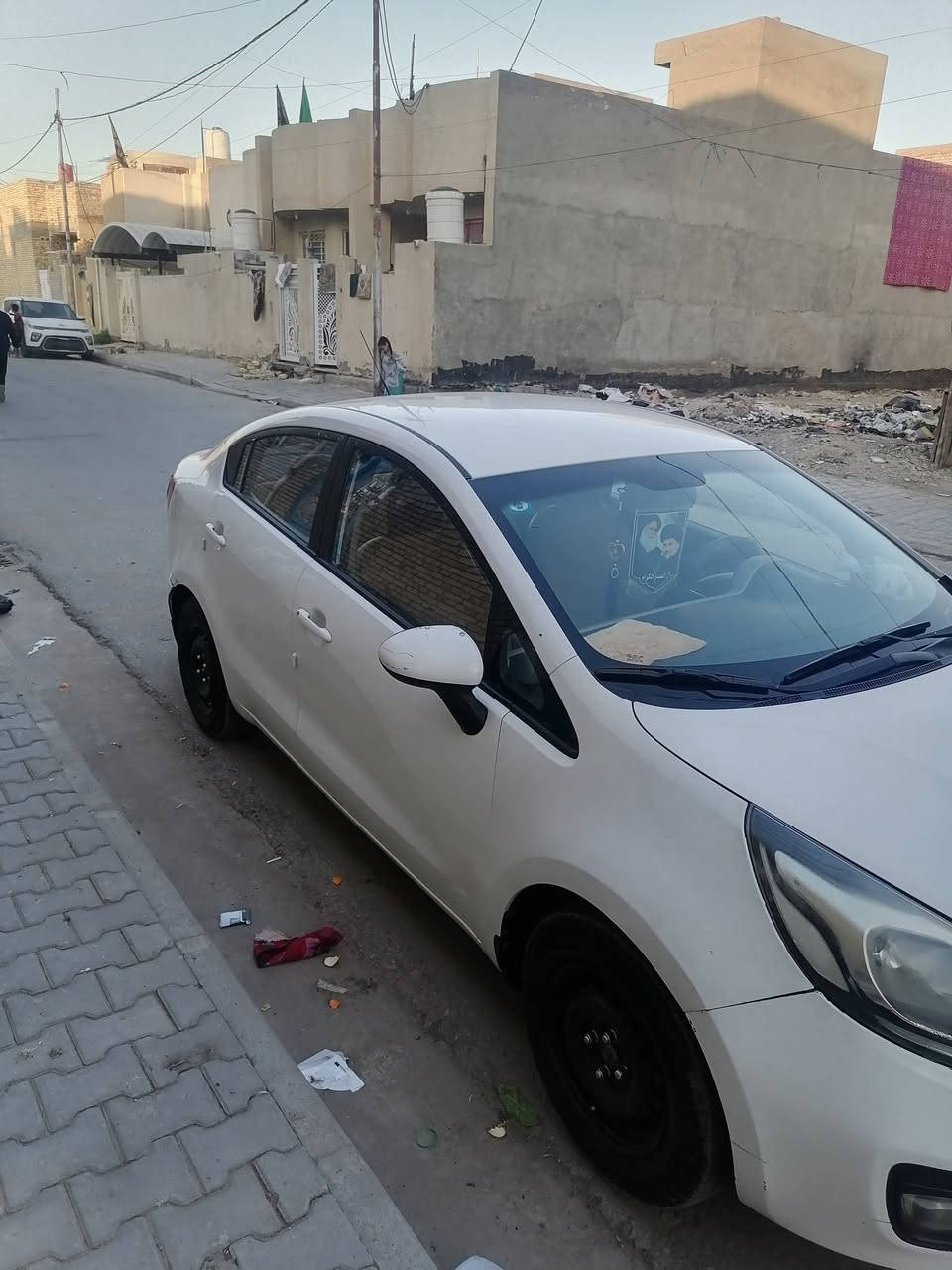 سياره كيا ريو 2012 بيه جاملقين صبق رقم واسط تبريد تفيه بسمي السعر ٨٥ وبيه مجال بصيط ***********
