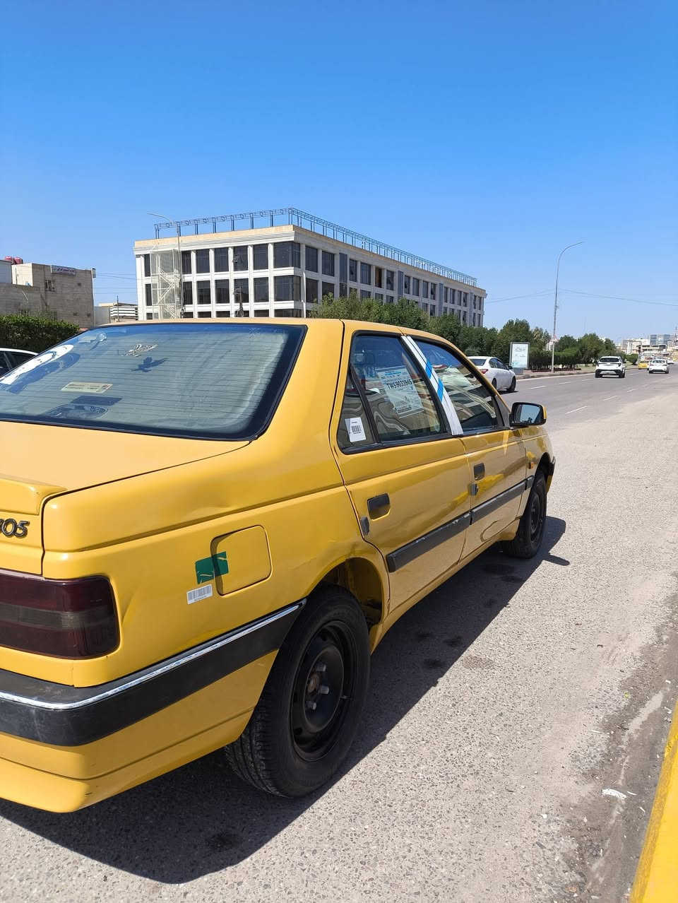 سلام عليكم خوان لميس 2016 السياره ضوف العين خياسات بسيطه كلش ومبدل مدكر اليمنه  هيئه وغرامات مصفر ووني ماشي معاملته اذا تريد اغير بس اسمي وخليه بسمك كبل تتحول بسمك السياره كير ومحرك وتبريد وحداديه وكهربايات كفاله سعر 47 بيه مجال للشراي وني بخدمتكم *********** للشراي خوان بياعه شرايه ليدخلون
