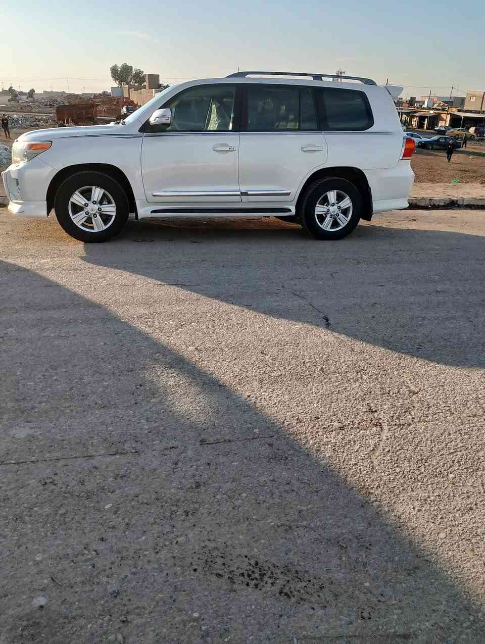 جكسارة 2012 رقم اربيل دولي ماشية 172 بلادي على وضع الشركة ام الطفاية المواصفات فتحة سقف انارة داخلية ثلاجة إشارة ترحيب شاشة لمس رادار أمامي خلفي بصمة بصمة ابواب كشنات جلد متحرك مرايا قلاب بالترجيع بعد مواصفات مكفولة السعر 360 متواجد بالموصل سعر نهاءي ***********
