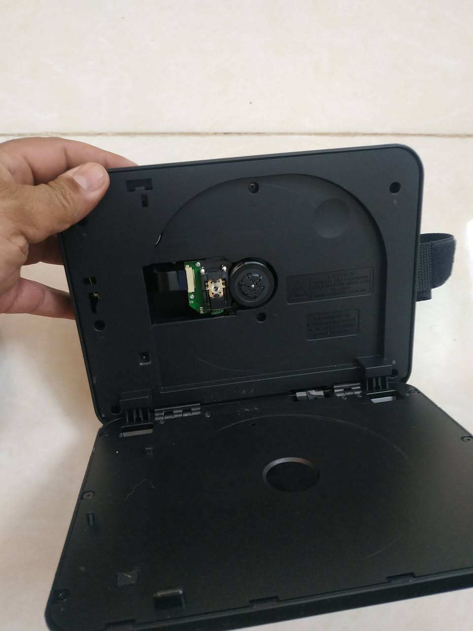 السلام عليكم شاشه أو مشغل اقراص يشتغل علسياره وكهرباء للبيع ابيع اب عل سعر يوجد توصيل


**إذا كنت صاحب هذا الإعلان وتريد حذفه لأي سبب، رجاءا أرسل رسالة إلى الدعم الفني**