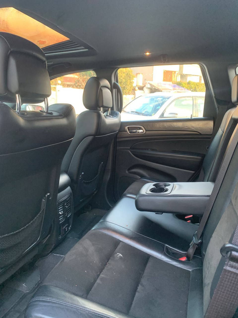 جێپ گڕاند شیڕۆکی 2021 
م / سلایت ، بێ دەبل 
۲ دەرگاو چاملغی پشتی سبوغ 
بێ ناو گرتن بێ ئێڕباگ 
ڕەقەم هەولێر ، ڕەقەمی ڵەگەڵ نیە 
ڕۆیشتن / ٨٤ هەزار میل 
م / V6_ 3,6 کەپس 
نرخ  260 $ أربيل, العراق


**إذا كنت صاحب هذا الإعلان وتريد حذفه لأي سبب، رجاءا أرسل رسالة إلى الدعم الفني**