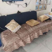 نص تخم للبيع السعر 150نضيف جداً 07719422449
