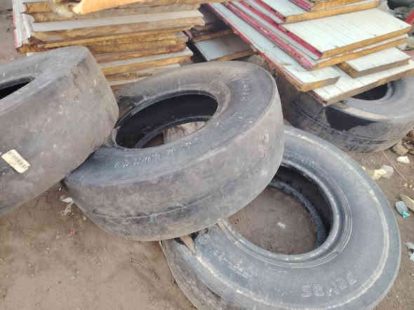 السلام عليكم للبيع اطارت حادله مطاطيه العداد 4 جديد غير مستعمل سعر الواحد 2 ورقه  مكان واسط#الصويرة  ***********
