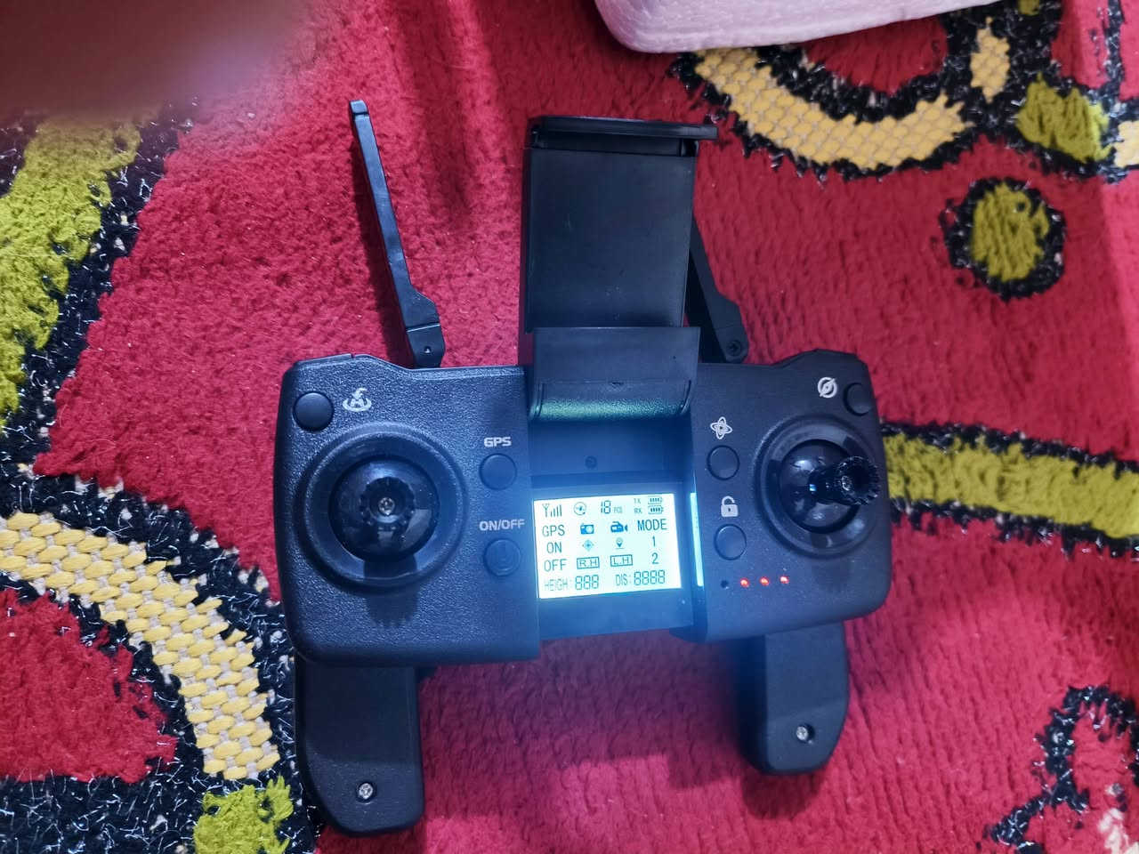 درون L900pro
1 محرك Brushless

2.البطارية: سعة 2200 مللي أمبير (7.4 فولت)، توفر وقت طيران نظري يصل إلى 25 - 28 دقيقة 

3.المدى: يصل مدى التحكم عن بعد إلى حوالي 1200 متر، بينما يصل مدى نقل الصورة (WiFi) إلى 300 - 600 متر حسب التداخل.

4.GPS رجوع ذاتي عند نخفاض الشحن او غير شيء 

5.ثبات فول  سعر 100 بيها مجال .  ***********

6. كامره  تصوير 1080.1920.فيديو  /  الصوره 4320.7680
