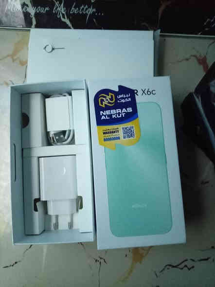 هونر HONOR X6c للبيع الجهاز والله مستخدم فقط 7ايام فقط الشاحنه والحافظه مامستخدمهن جهاز جديد
؛ذاكره 256
عشوائيه 8
بطاريه عملاقه 5300
شحن سريع سوبر جارج
زر ذكاء اصطناعي
 سعره 140الف
 عنواني كوت. داموك
 ***********
***********
