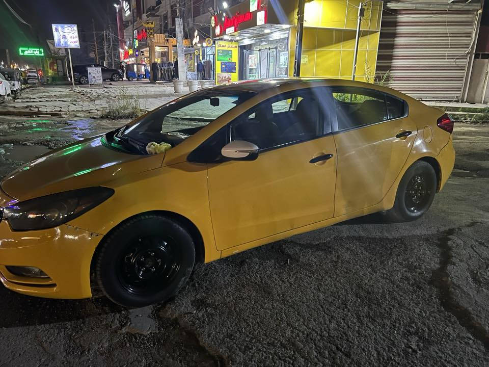 فورتي 2015 محرك 1800دوش رقم نكيري سنوية 2033  الهيئة مصفره  سياره صبغه جديدة خير من الله حادثة فقط جاملاغ خلفي جهت سايق عد هذ كفاله عامة وين مايعجبك فحص  ***********
