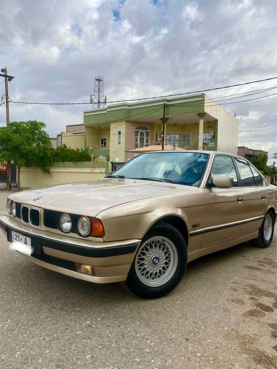 بي ام للبيع موديل 1992 اصل 525 🚘🚘

 سيارة نظيفه كلش مال جناي ومابي دينار مصروف 

 كلشي بشرط وعليه اطارات جديد نوعيه شبح ✅✅

رقم شمالي سليمانيه سنويه جديد ورقم جديد ✅✅

سعر 85 وبي مجال ✅✅

مكان السياره كركوك ✅✅

التعامل عل خاص او اتصال على رقم *********** كركوك, العراق
