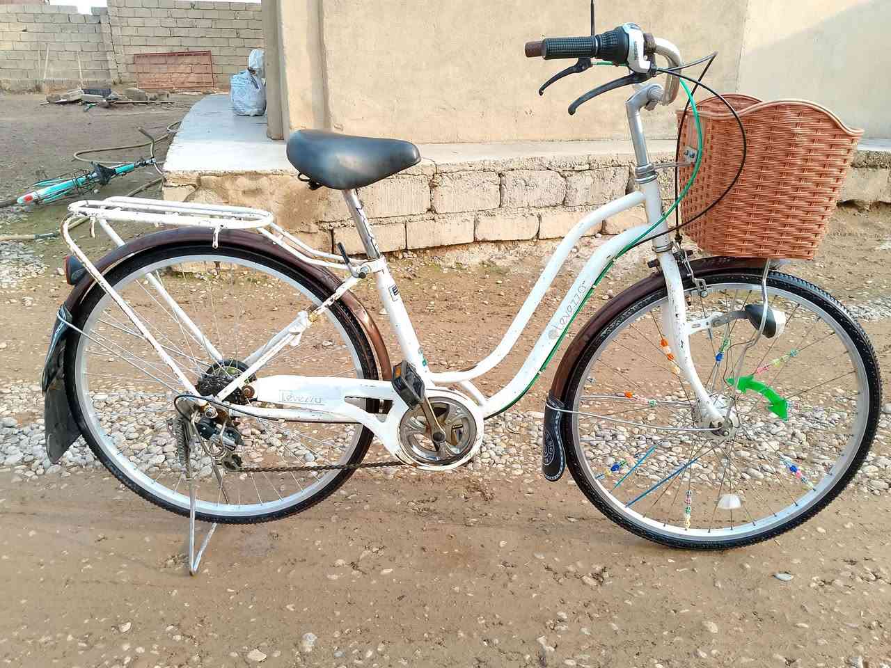 السلام عليكم  بويسكل للبيع حجم 26 نضافه ٩٠٪ كلشي ما يعوزو   اتصل وتدلل ***********
