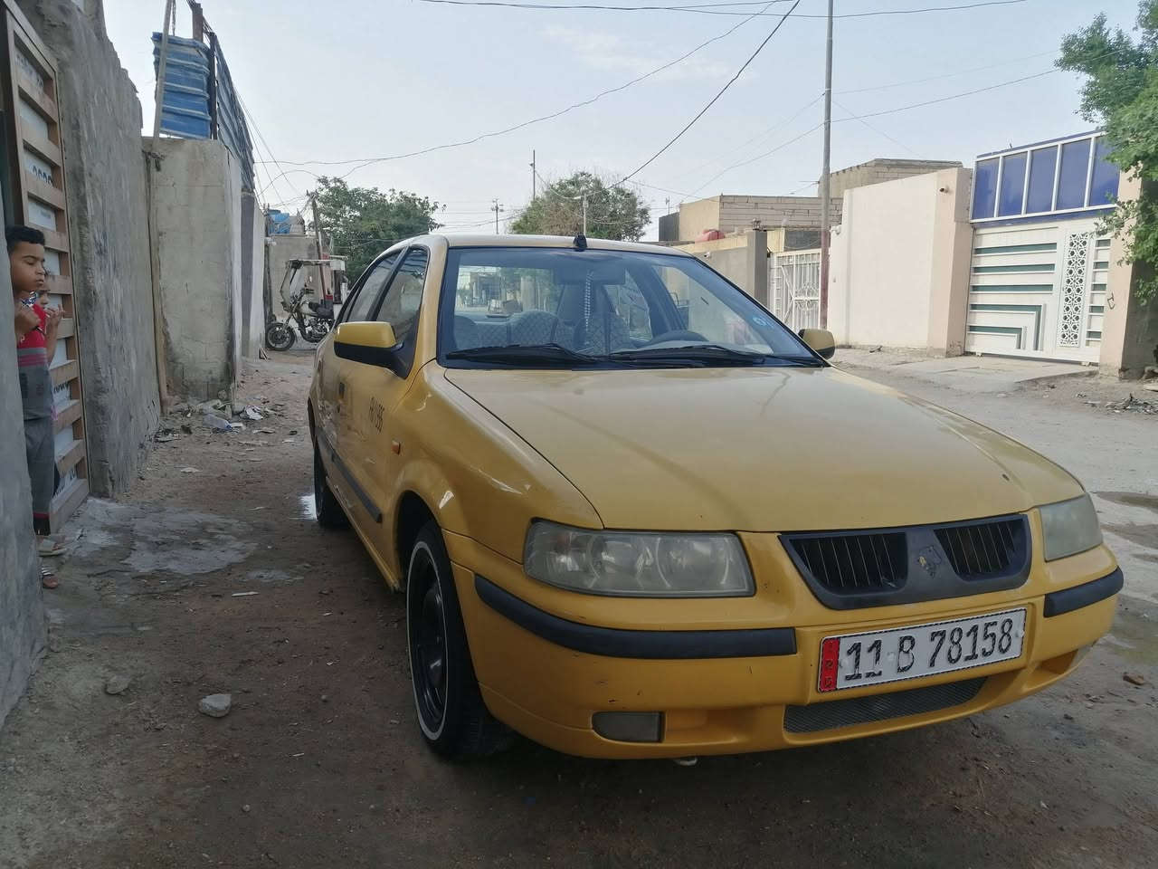 السلام عليكم سمند للبيع او مراوس بافيو السياره
كفاله عامه بيها بس بنيد بدل
2012رقم دولي بغداد بسمي 
السعر 48 وبها مجال قليل حك الجيه مكان السياره نجف البراكيه***********  
سياره حلوه حداديه 100/100
تخم تاير ابو الخطه جديد تبريد تدفئه كلها شغاله جاهزه صاعده هزه جديده مصفره هيئه وغرامت حره مامطلوبه
