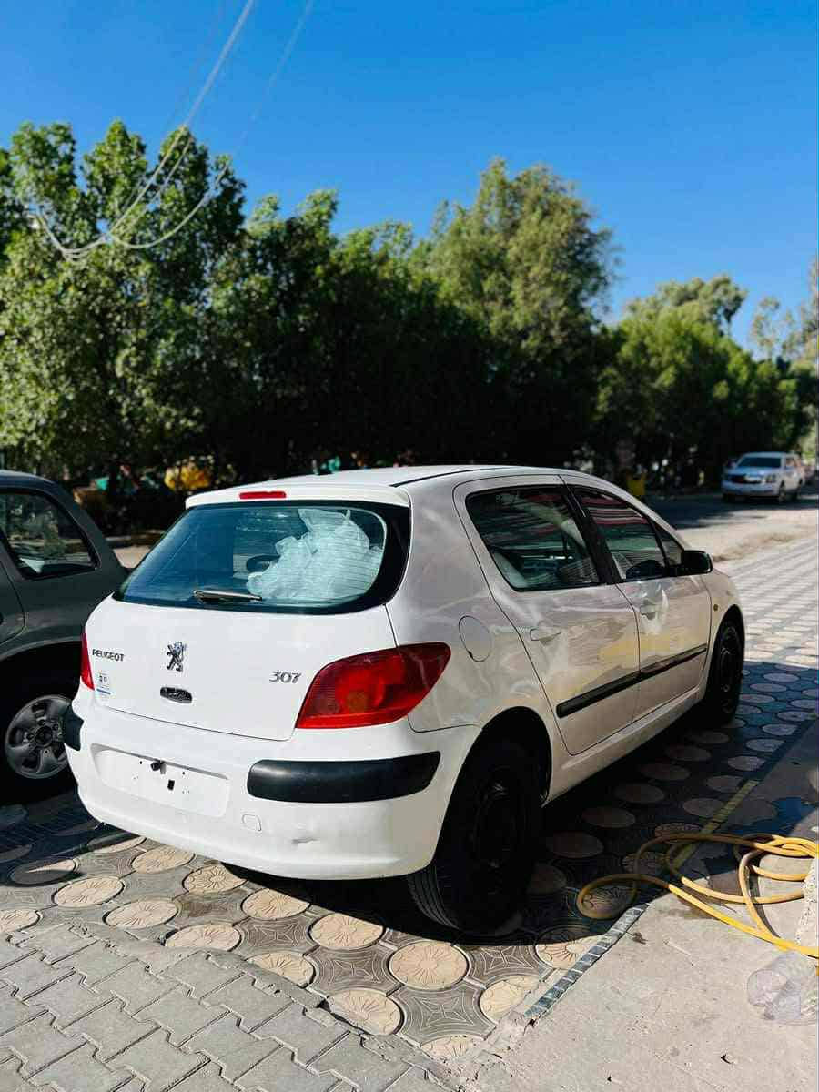 السلام عليكم للبيع بيجو فرنسي307 موديل 2005 سياره جاهزة كير مكينه كله جاهزة مكفولة من الضربه بيه صبغ مكانات بسيطة السعر 53 مكانه النجف الاشرف الاتصال ***********
