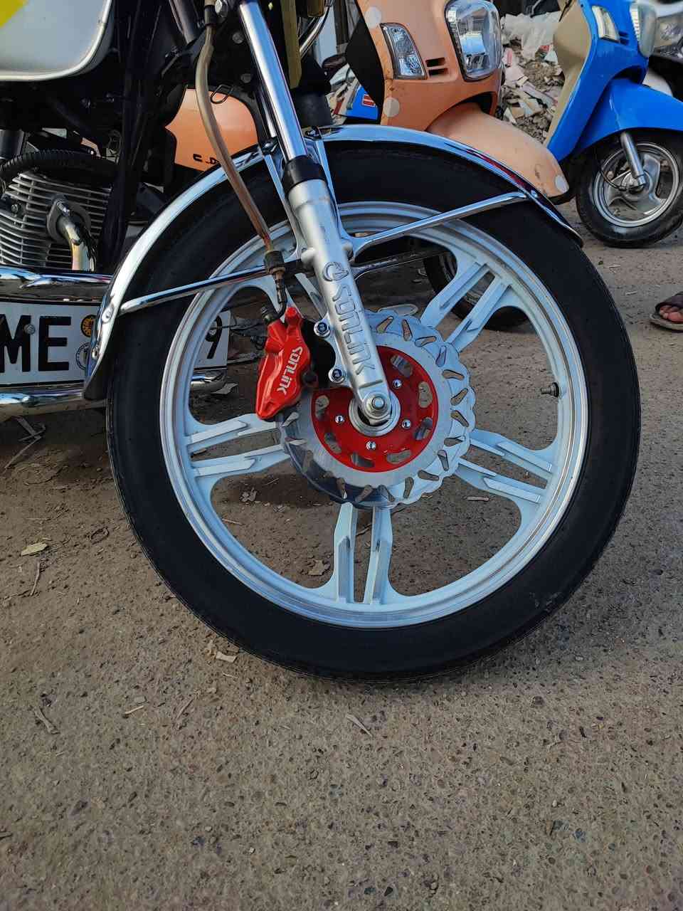 مكلف بلنشر 
السلام عليكم للبيع سونلك موديل ٢٠٢٤ نازله بلـ٢٥ 
الدراجه كفاله عامه من الفتح مكينه خرسه اوراق كامله 
السعر ٧٠٠ وبيها مجال حك الجيه 
مكاني بغداد الحسينية  ‏‪0775 682 7630‬‏
