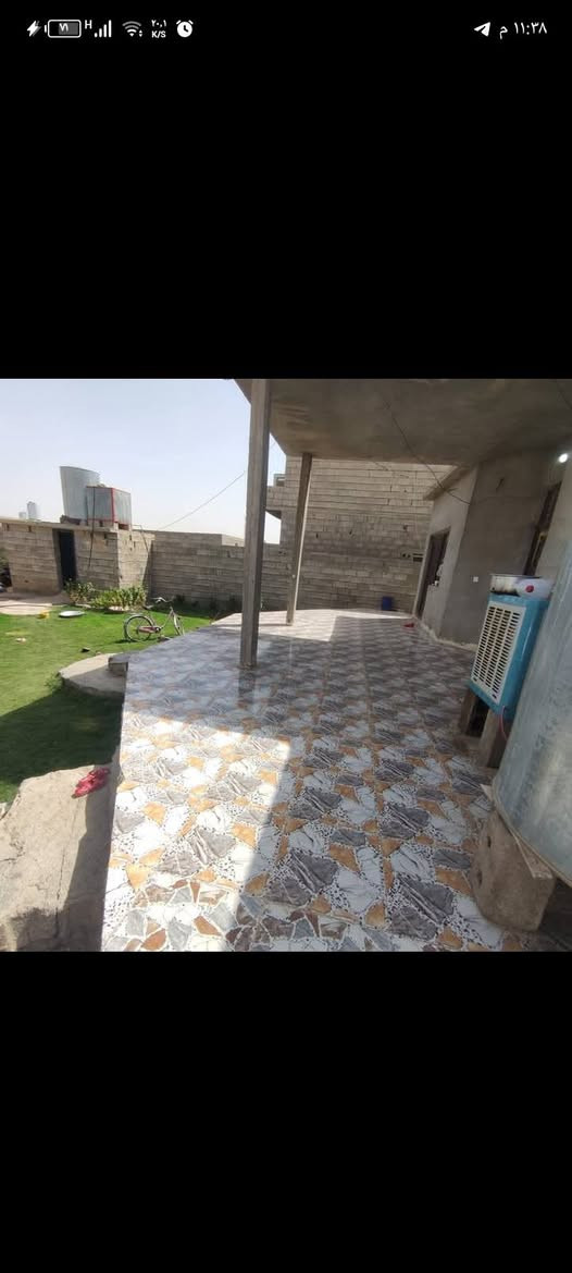 السلام عليكم
بيت ركن للبيع ، حي الصمد  قرب جامع المصطفى.. وقريب على جامعة النبراس 
وتبليط من جميع الجهات 
مساحه البناء 150 والأرض  350 
البيت جاهز من كلشي ،كهربائيات وسيراميك ومجصص .. بس تجيب غراضك  وتكعد ،، يتكون من غرفتين وهول وربعه ومطبخ وكلدور  .. 
للتواصل والاستفسار أكثر اتصل***********
