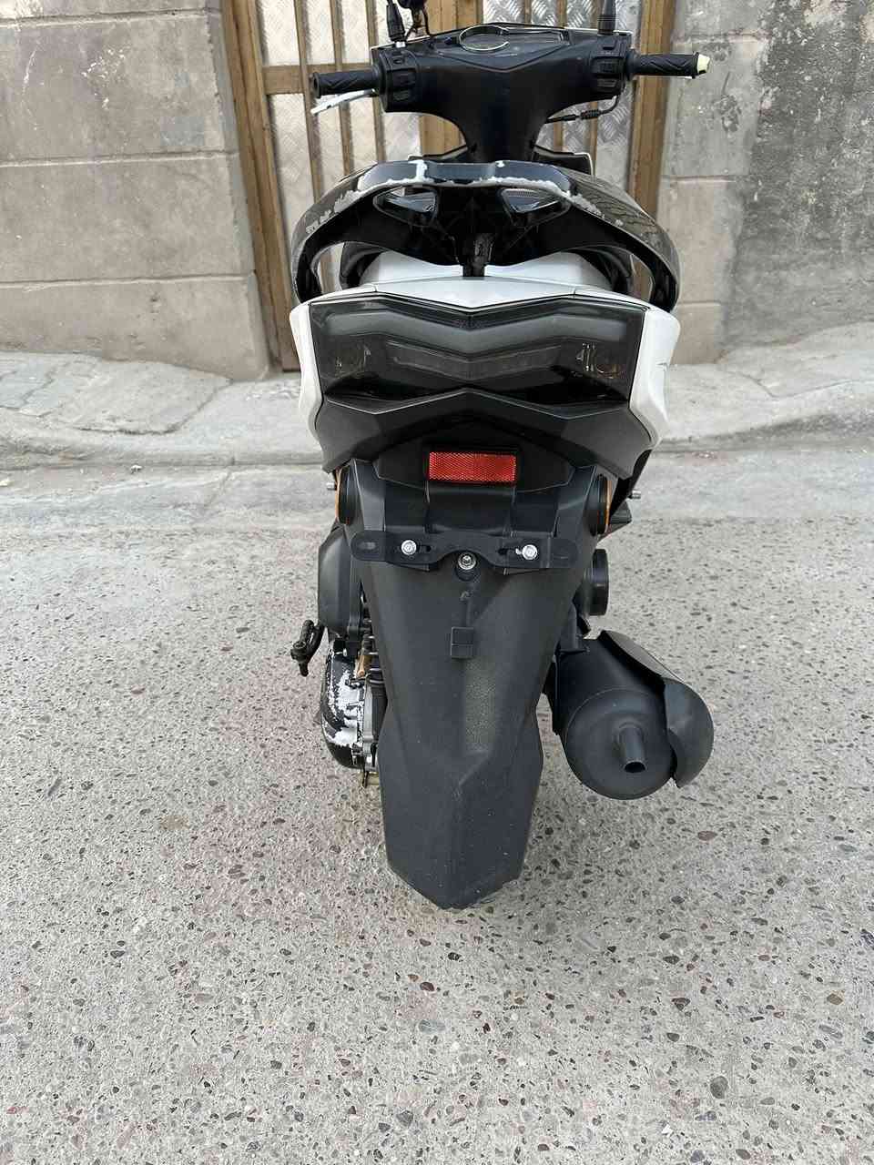 سلام عليكم سكنس لد نظيفه مكينه مكفوله موديل٢٠٢١ صيني مكان بغداد كماليه سعر ٨٠٠الف وبيهة مجال للشراي الاتصال على الرقم ***********
