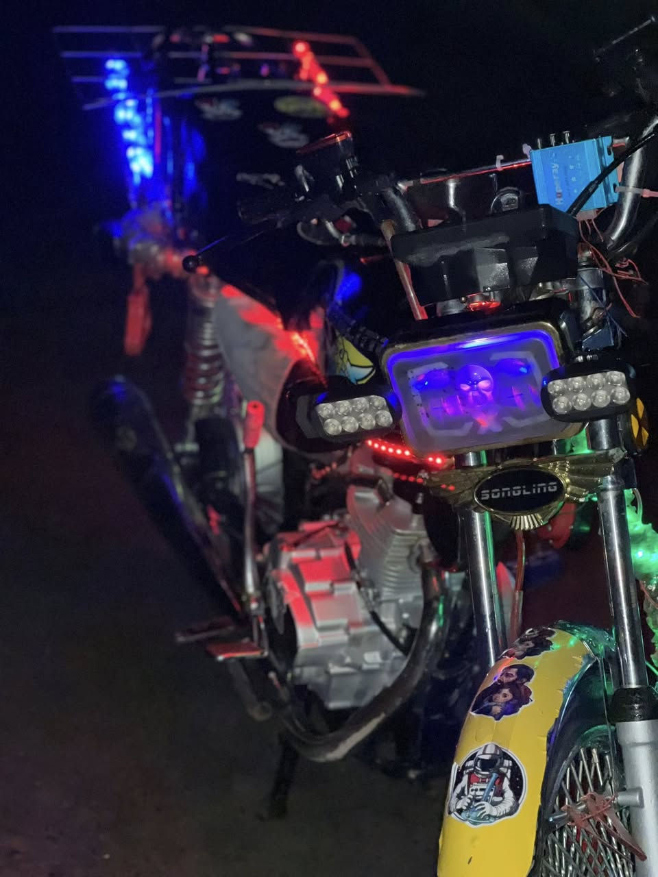 السلام عليكم تايكر 2025 نضافة فول السعر 650 وبي مجال الماطور بلحقيقة احلا مكاني عوينات تكريت رقمي ***********
