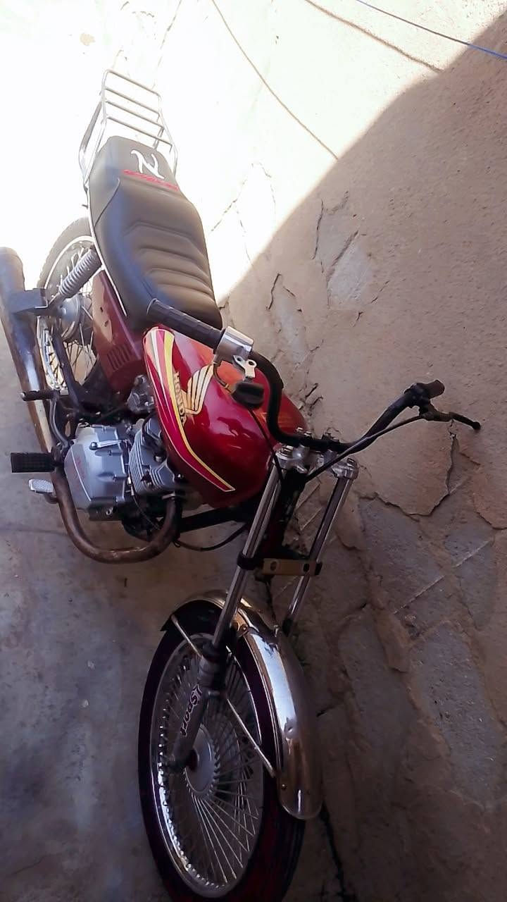 السلام عليكم دراجه للبيع السعر 250 في كركوك واحد حزيران يوم جامع الغفران رقم بي واتساب***********(***********)
