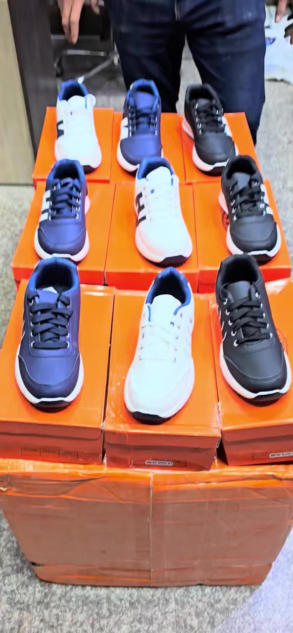 السلام عليكم تنزيلات محطم الأسعار الدراجي
وصول مديلات جديده احذيه نسائيه شبابيه
سعر الدرزن 60 الف
سعر القطعه 5 الف
توصيل جميع المحافظات مجانا عرض خاص
العنوان شورجه رصافي
اي استفسار مراسله واتساب ***********
