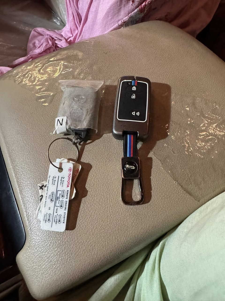 سلام عليكم رمضان كريم 🌙 للبيع لاندكروز  2015 سياره زيرو استعمال شخصي ماشيه 29 ألف رقم بغداد بسمي ***********
