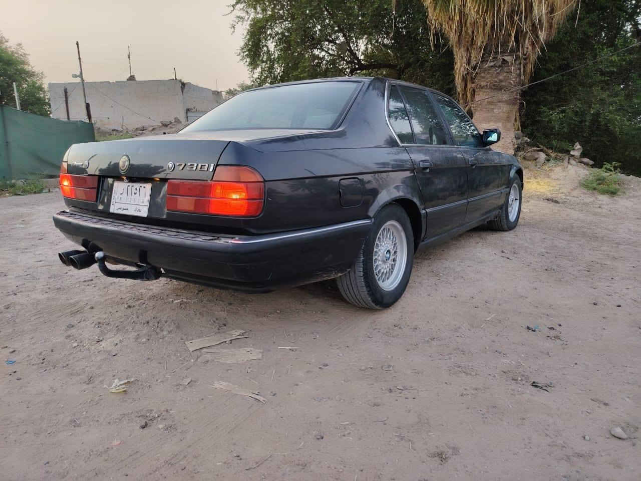 السلام عليكم . من رخصه الادمنيه المحترمين . بي ام ٧٣٠ سته سلندر موديل ٩٢ بغداد باسمي جاهزه ونظيفه جدا داخل وخارج ومابيها اي نقص ماتصرف عليها اي شي . بلاديه مال جناي بدون اقساط ولا مراوس . سعرها ٦٣ بيها مجال جدا بسيط . مكاني بغداد وهاذ رقمي ***********
