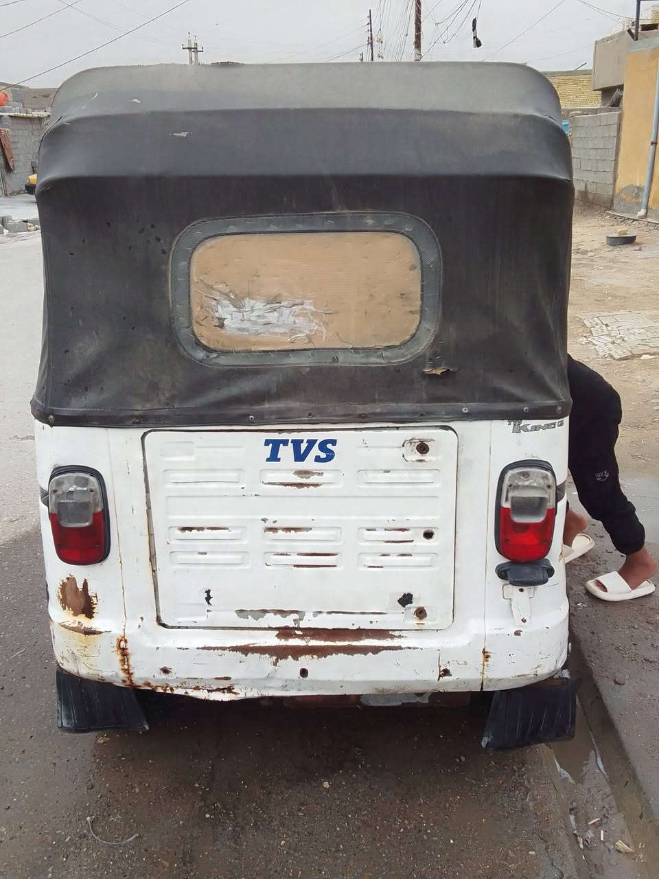 سلام عليكم تكتك تي في اس موديل 17بدون اوراق مكفولة من السرقة اسويلك مكاتبة حلال  وحرام تكتك خير من الله مكان بغداد مدينة الصدر السعر/1700/وبيهه مجال ***********
