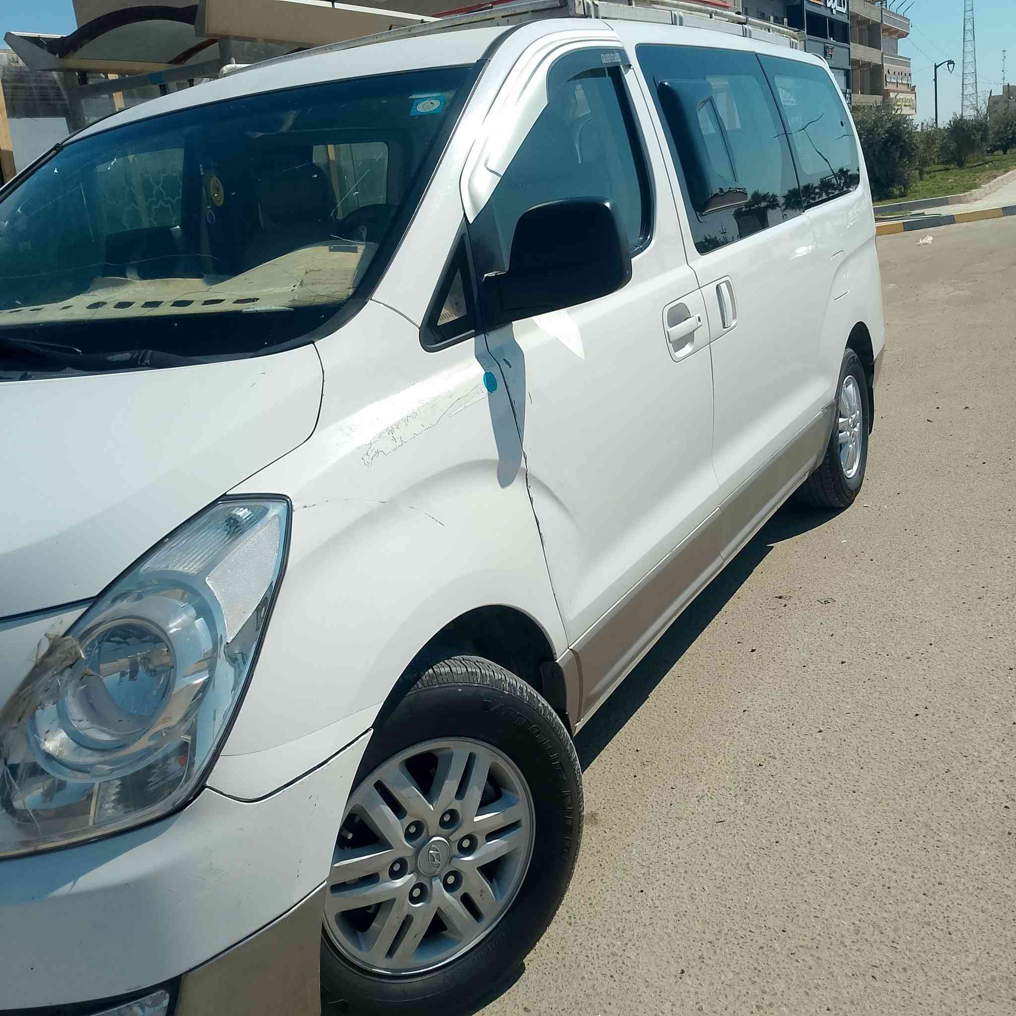 السلام عليكم ستاركس 18 رقم بغداد تحويل مباشر بيها صبق جاملق خلفي وباب سلايت بدون دواخل مكان السيارة صلاح الدين  مال جناي السعر 205 رجأن الموشراي ليخابر ***********
