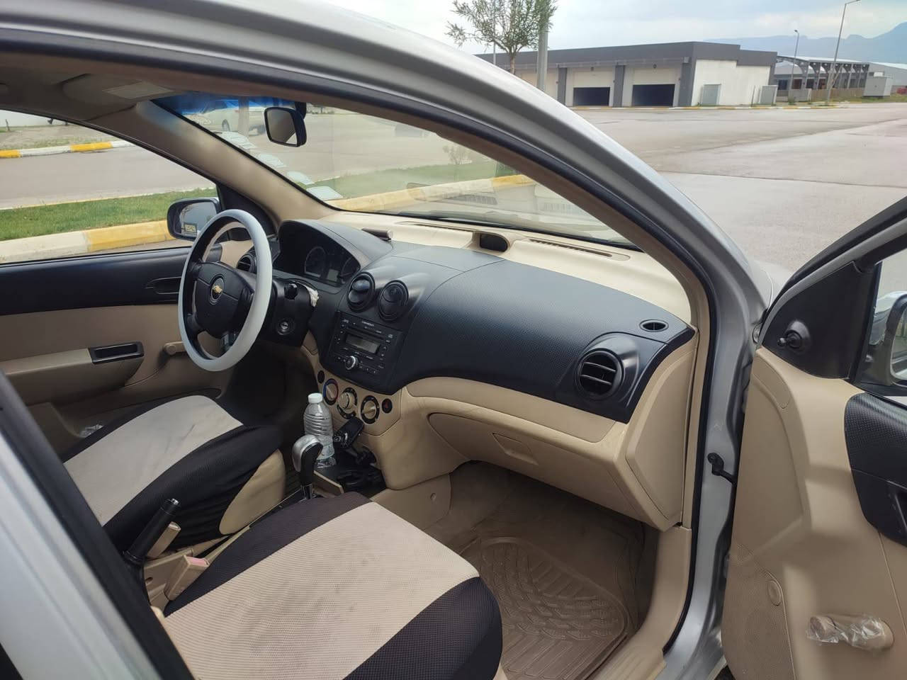 ئەڤیۆ ئۆتۆ ماتیك 2009 ناوزەردمەکینە فەل تەبرید ساردوگەرم بەشەرتی گێڕو مەکینەبێ تەقەوڕەقە تایەی  تازە 4پارچەی پەمپە بێ ناو گرتن لەسەرساخی ماڵی دۆستە هیج مەسرەفی تیا نیە63$  ***********لەسلێمانیم السليمانية, العراق
