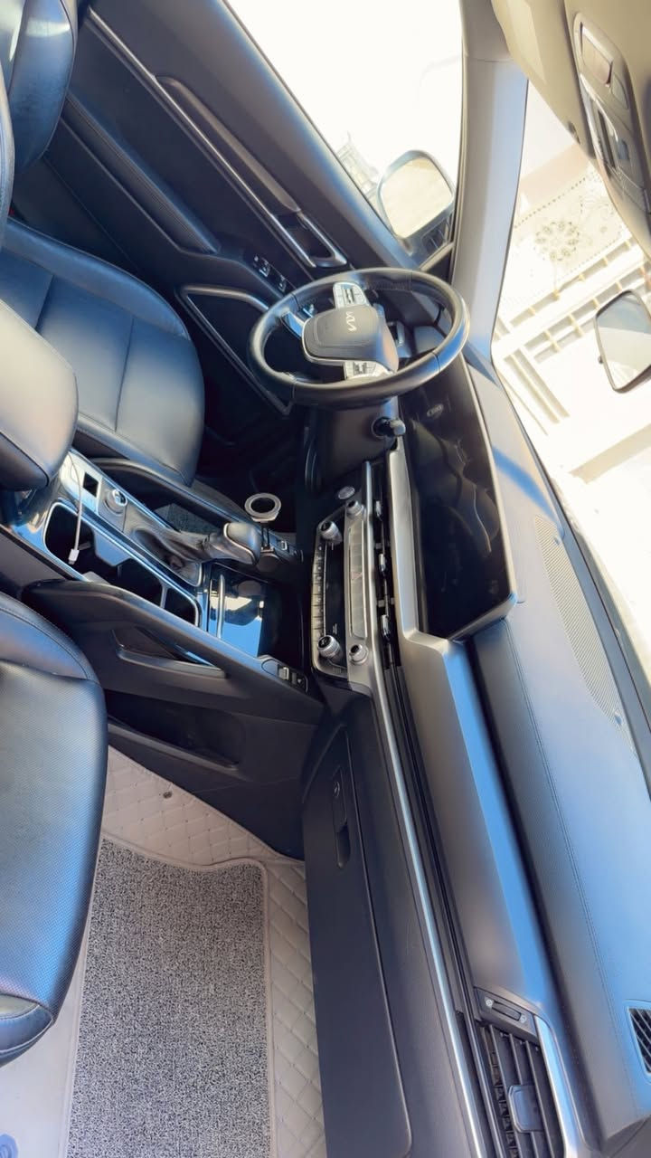 كيا تولرايد  موديل2023 للبيع او مراوس

لون مميز 

فول مواصفات 

فتحة 

كشنات جلد كهرباء تدفئة تبريد 

كشنات خلفية منفصلة Vip

سستم سماعات 🔊 هارمن كارد 

شاشة كبيرة 

مري شفط 

مري قلابة 

شاشة دجتل كبيرة 

5 وضعيات قيادة 

حساسات امامي خلفي 

رادارات 360 درجة 

رادار امامي تفاعلي 

نظام تحديد مسار 

نظام نقطة عمياء 

اوتو هولد 

سايد بريك بصمة 

شحن لاسلكي 

نظام ابل كاربلي 

7 مداخل USB

تحكمات ستيرن 

لدات داخلية محيطية كل ألوان تتغير بلادية 

نظام تبريد مناخ منفصل 

تبريد مركزي 

لايت 4 عدسات اوتو 

نظام محافظة عل طفل مايفتح باب خلفي حال عبور سيارة 

صندوق كهرباء شفط 

نظام اوامر صوتية 

ويل حجم 20 

محرك 3.8 

كير 8 

وبعد بيهة هواي مواصفات 

ماشية

حادثها :- فقط بنيد صبغ بدون دواخل 
ايرباك دركه فقط وراجع سستم 
رقم بغداد باسمي 

استفسار اكثر ومعرفت السعر اتصال عله الرقم 
***********
