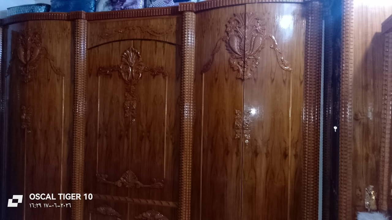 غرفه ام البراج حديث وخشب ثقيل لبيع مستعجل السعر مليونين وبيها مجال   اتواصل عل الرقم***********
