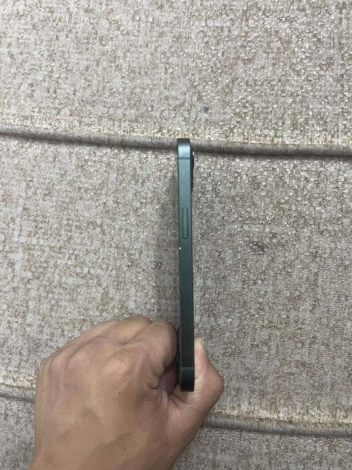 السلام عليكم أيفون 13عادي بلادي نضيف الذاكره 128و البطاريه 79الجهاز وتر السعر 400وبي مجال البكان بغداد الرقم ***********

