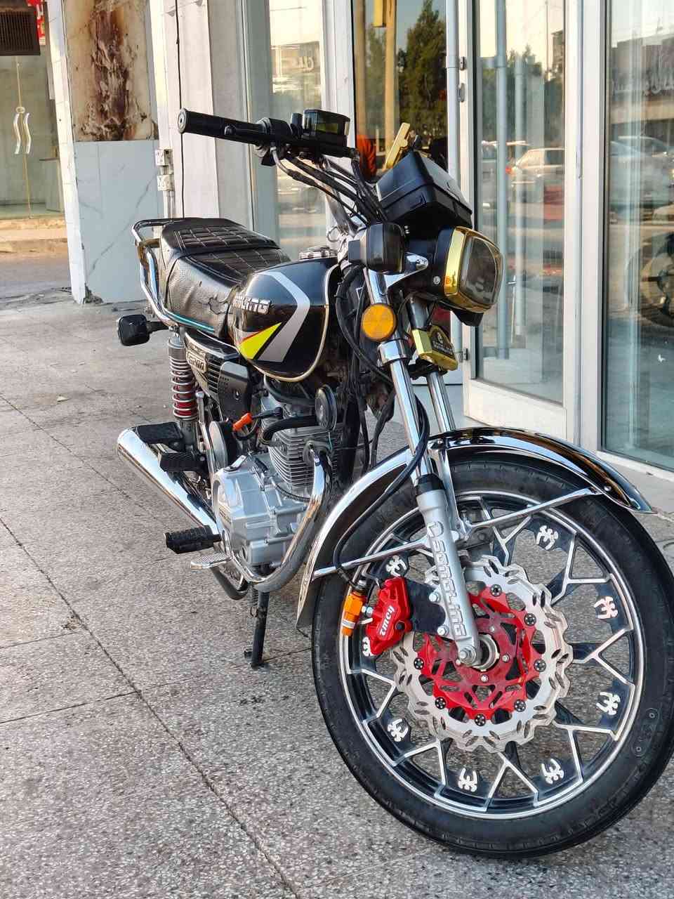 للبيع سيفان مديل 25 دراجه جديده محرك 200 مامفتوح سعر 600 عنوان نجف شراي يتصل هاذه رقم راعيه ‏‪***********‬‏
