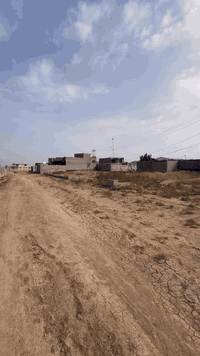 قطعه ارض مساحه ٣٠٠ متر للبيع 
طابو زراعي سند ٢٥ 
خدمات كهرباء ومي 
خلف معرض بيت جوده مباشر 
تبعد عن المستشفى الجديده ١٠٠ متر 
طريق ١٠ متر 
سعر ١٨ وبيها مجال 
استفسار ***********
***********
