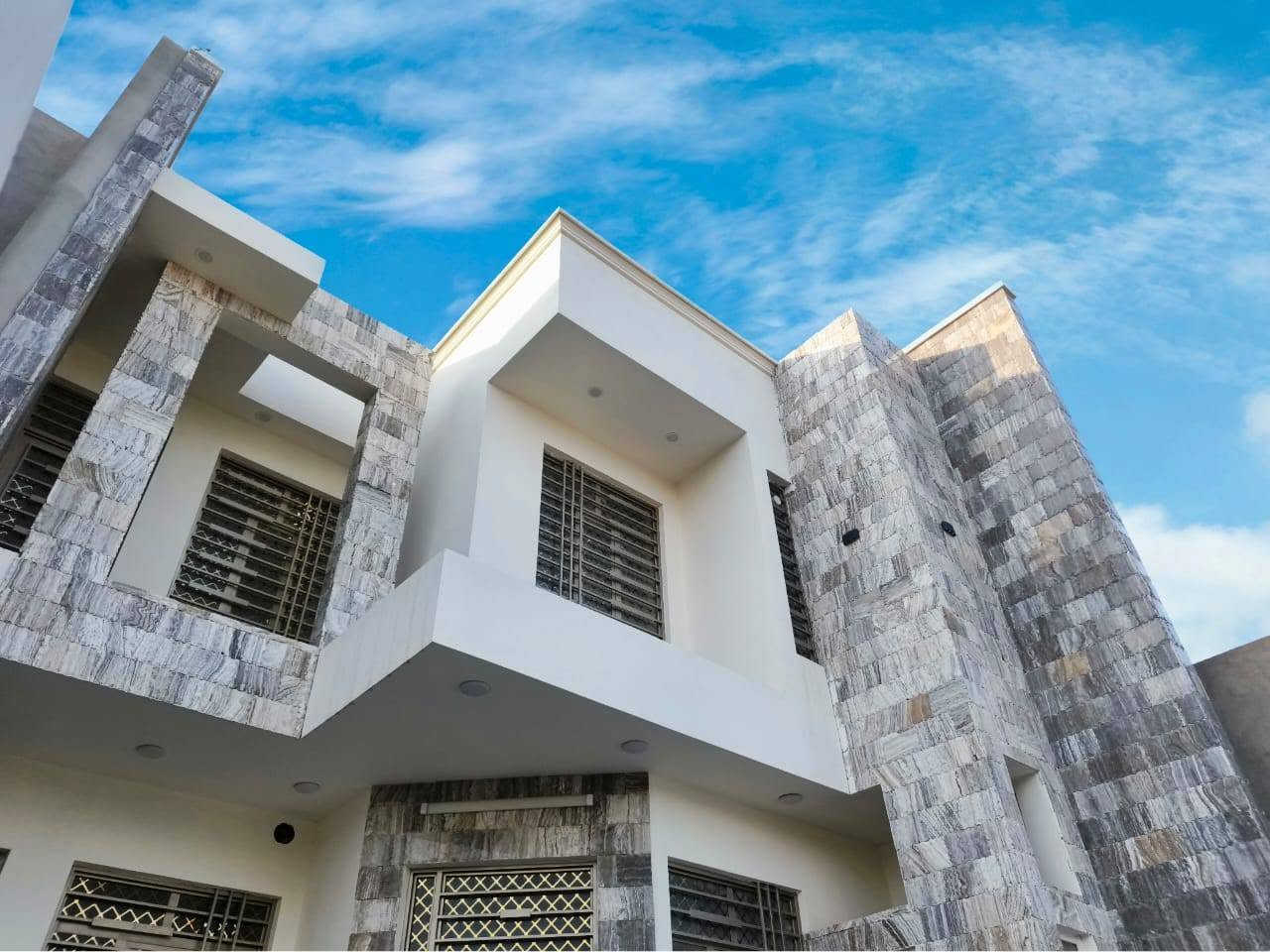 بيت 🏠 العمر 
المساحة الكلية 222, متر
القادسية 
شارع 15
5 غرف نوم 💤 
شغل جناي 
.للاستفسار يرجي الاتصال على الرقم المكتب الخاص *********** مكتب 🏢وطن للعقار@
