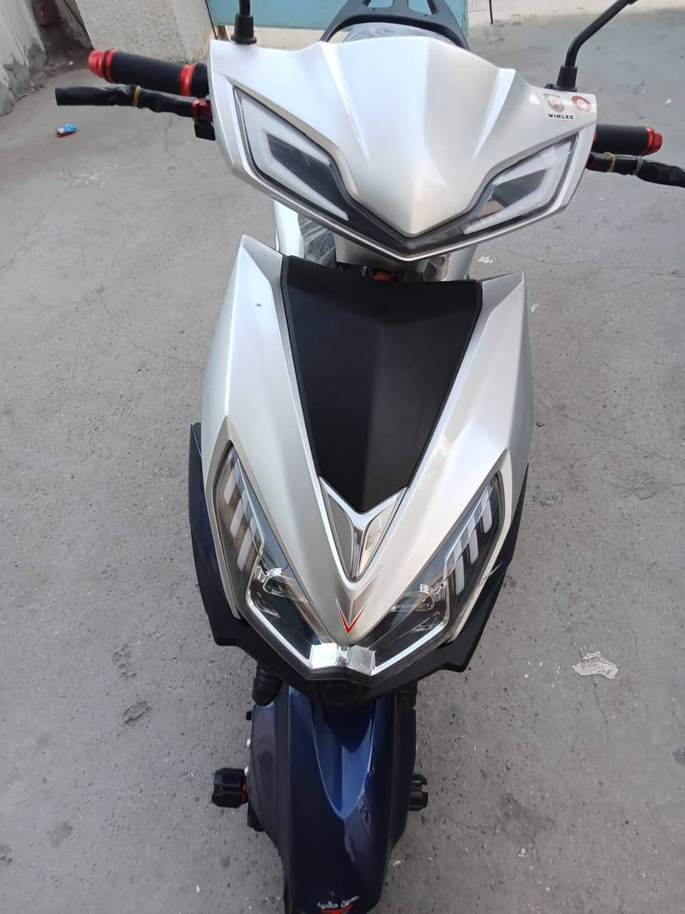 السلام عليكم ماكس شحن
6 بطاريات. نضام حماية من السرقة. دبلات هدروليكي
السعر 850 ألف 
المكان بغداد الكاظمية 

الرقم للتواصل ***********
