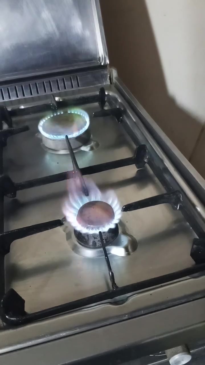 طباخ للبيع نظافه وبلشرط كله شغال فرن وباب اول السعر 250 وبي مجال للشرايه


**إذا كنت صاحب هذا الإعلان وتريد حذفه لأي سبب، رجاءا أرسل رسالة إلى الدعم الفني**