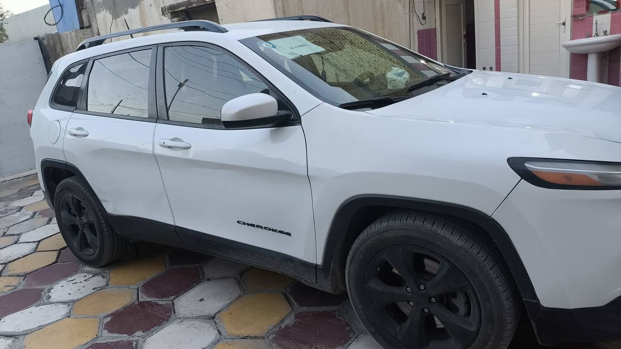 اقسم بالله صارت ملل تعامل وتگطع السعر وينحذف المنشور وانت تطلع تكذب 
للناس الماتخاف الله(جيب شيروكي بزون موديل 16 مكينه V6 جاهزه جاهزه جاهزه للتأكيد ربع ماتصرف عليه السعر 112 المكان ناصريه للاستفسار ***********
